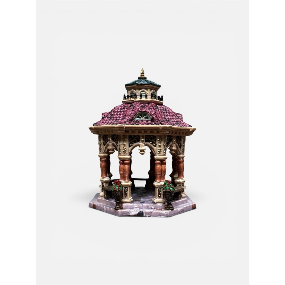 Lemax Gazebo Christmas Village Carole Towne 2005 Ceramic Table Top Box Included